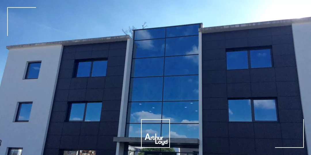 CARQUEFOU - LA FLEURIAYE - BUREAUX A LOUER - 200 M2