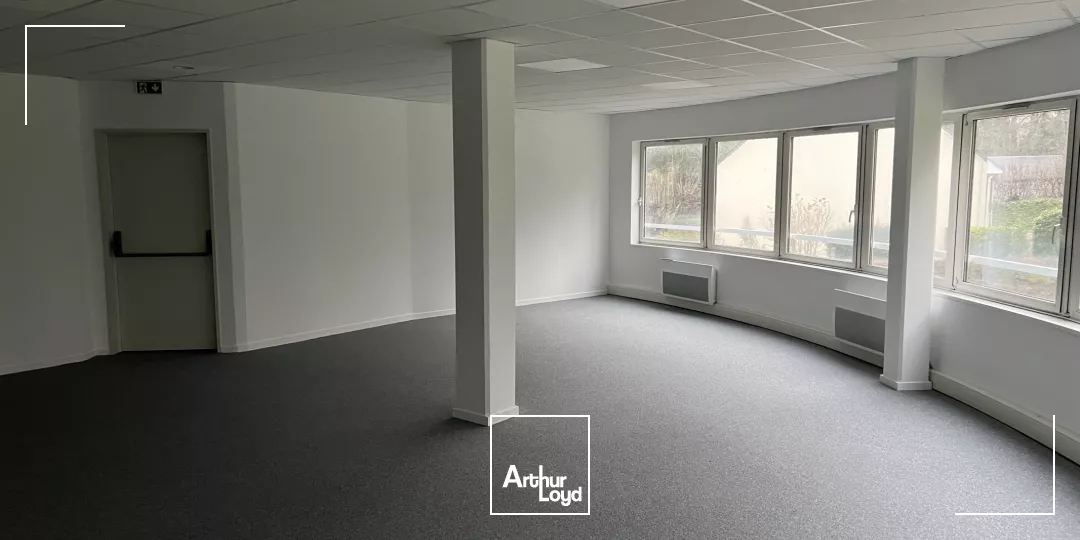 BUREAUX A VENDRE - CARQUEFOU LA FLEURIAYE - PMR - 195M2