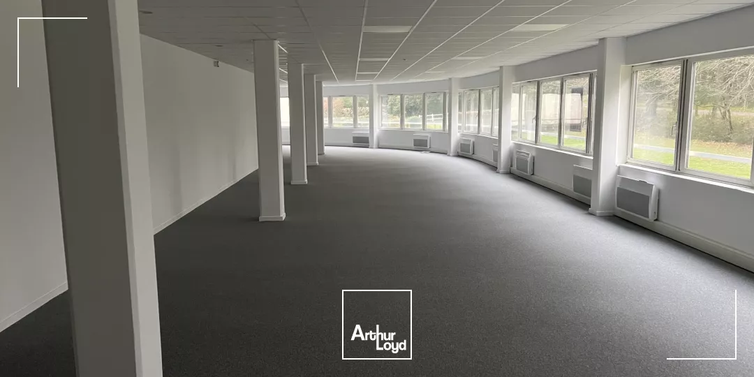 BUREAUX A VENDRE - CARQUEFOU LA FLEURIAYE - PMR - 195M2