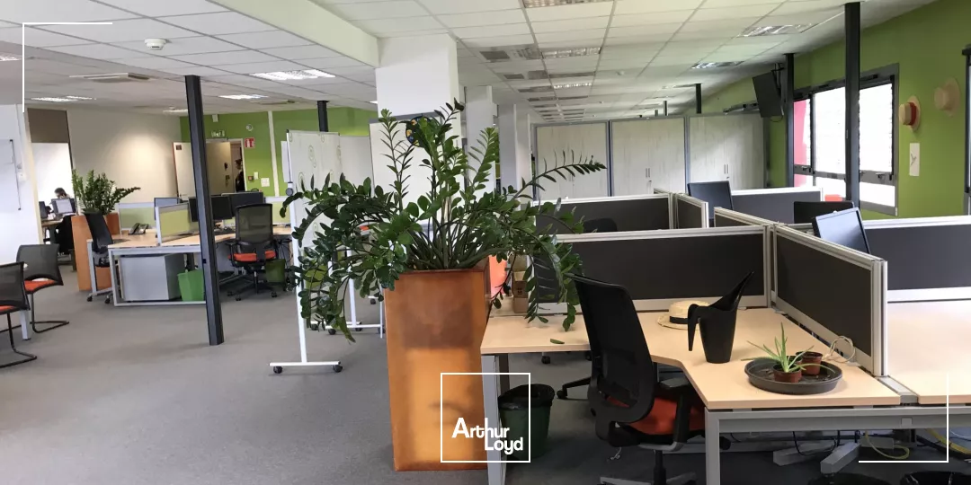 LOCATION BUREAUX A ORVAULT 624 M2 PROCHE PERIPHERIQUE