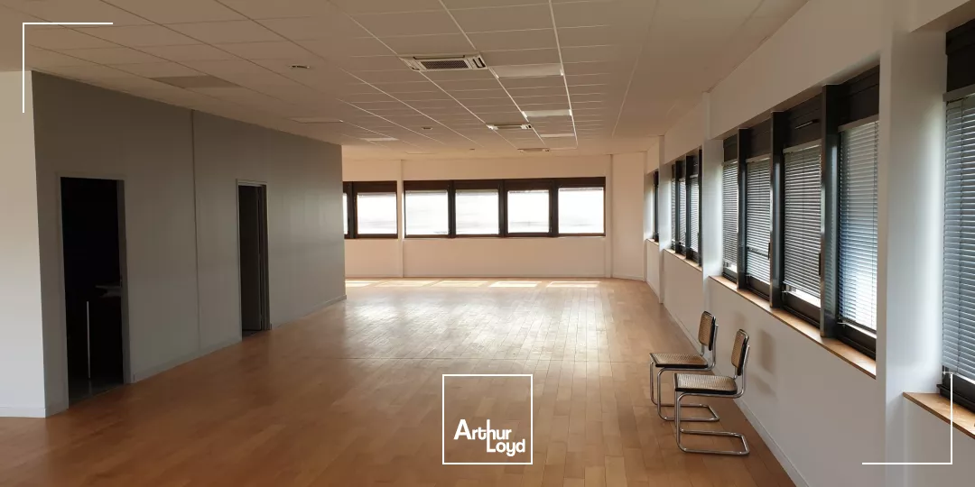 BUREAUX À LOUER-375 M²-PARC TERTIAIRE SAINT LUCE