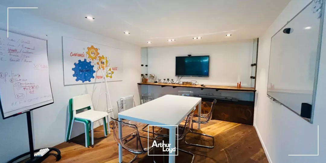 A LOUER LOCAL COMMERCIAL 95 M2 LA BAULE