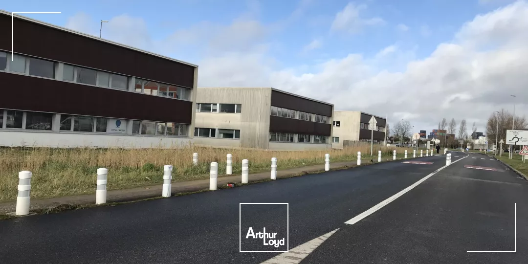 LOCATION - BUREAUX - OPENSPACE - 200M2 - MONTOIR - CADREAN