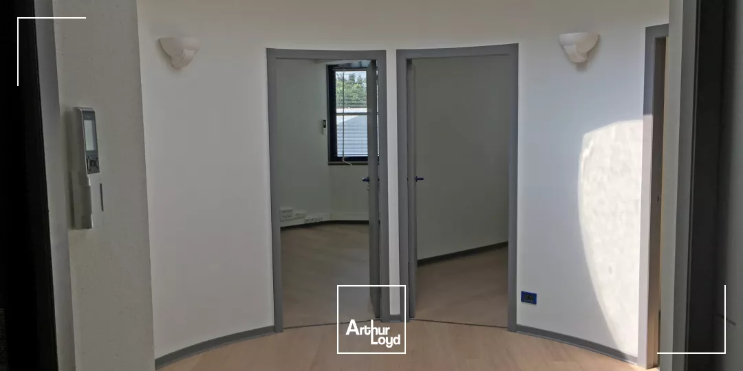 PROCHE SUPER U SAUTRON - LOCATION PLATEAU BUREAUX