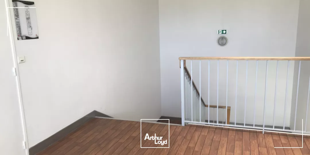 BUREAUX A LOUER - 600 M2 - SAINT NAZAIRE - ZI BRAIS - OPEN SPACE - 300 M2
