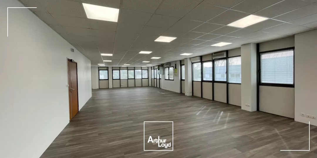 BUREAUX OPENSPACE LOCATION - PARKING - ERDRE ACTIVE