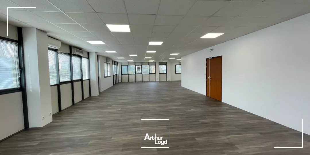 BUREAUX OPENSPACE LOCATION - PARKING - ERDRE ACTIVE
