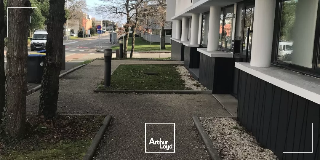 A VENDRE - A LOUER - BUREAUX - 440 M2 -ST NAZAIRE - OUEST - UNIVERSITE