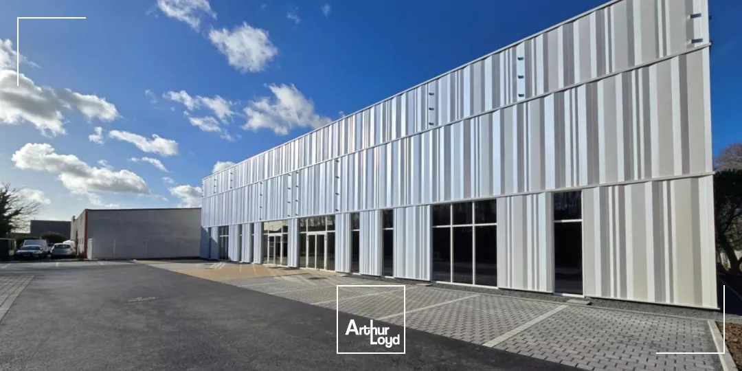 Cellule commerciale de 382 m2 -à Basse Goulaine.
