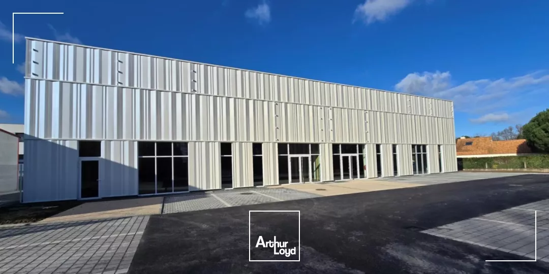 Cellule commerciale de 382 m2 -à Basse Goulaine.