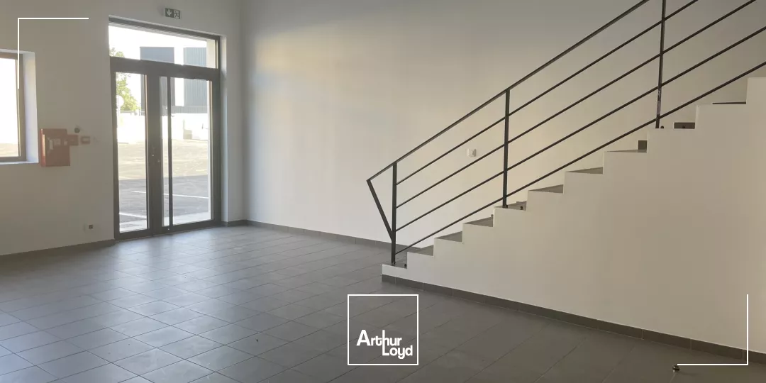 A LOUER - ENTREPOT - ATELIER - ZONE INDUSTRIELLE - CARQUEFOU