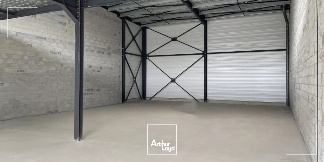 LOCATION - BUREAUX - STOCKAGE - VERTOU - 329M2