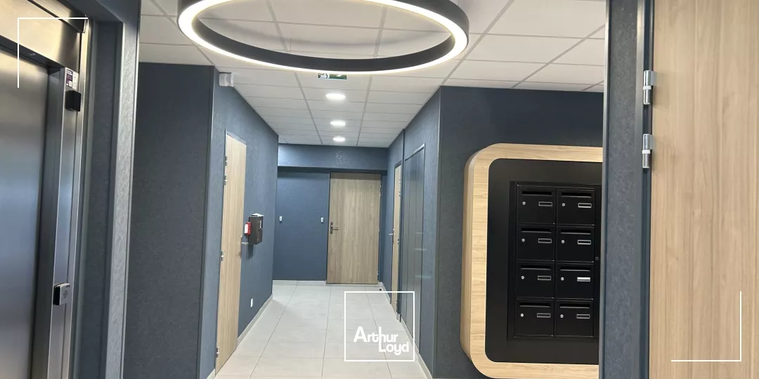 A VENDRE - A LOUER - BUREAUX - PORNIC - 239 m2 - 120 m2 - TERTIAIRE