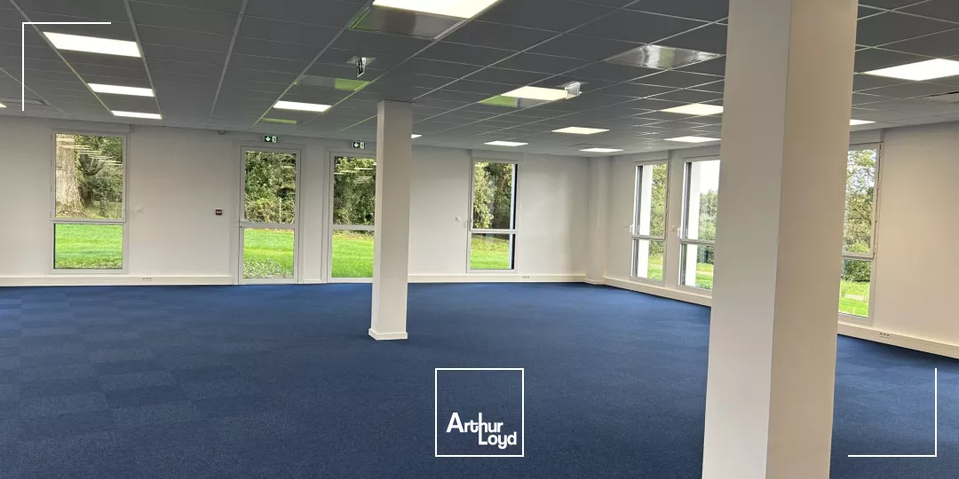 A VENDRE - A LOUER - BUREAUX - PORNIC - 239 m2 - 120 m2 - TERTIAIRE