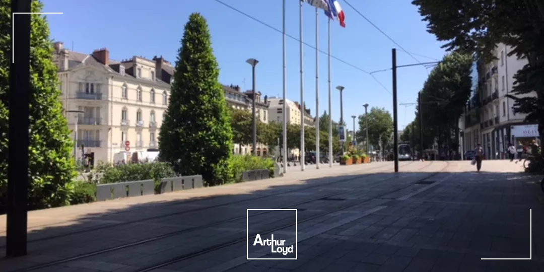 BELLE SURFACE PROXIMITÉ PARKING