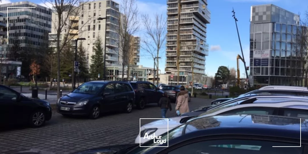 VENTE DE FOND - 165 M 2 