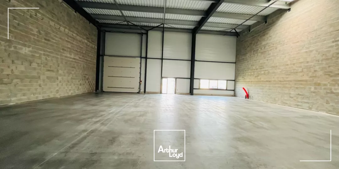 A VENDRE - STOCKAGE - 350 M2 - ZI 6 CROIX DONGES