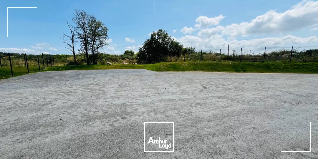 A VENDRE - STOCKAGE - 370 M2 - 1500 M2 - ZI 6 CROIX DONGES