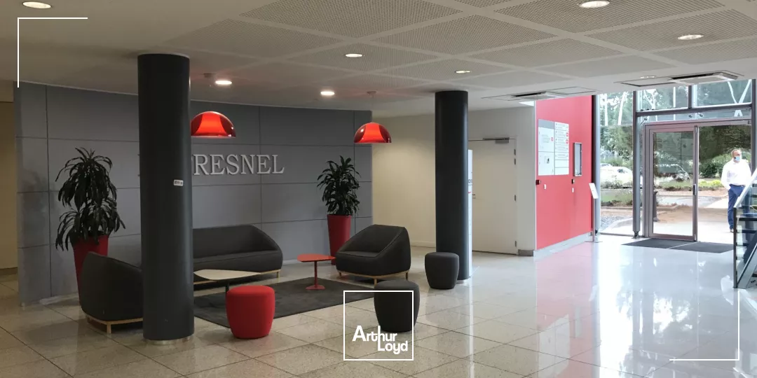 LOCATION DE BUREAUX SAINT-HERBLAIN ZENITH 1601 M2 AVEC PARKINGS