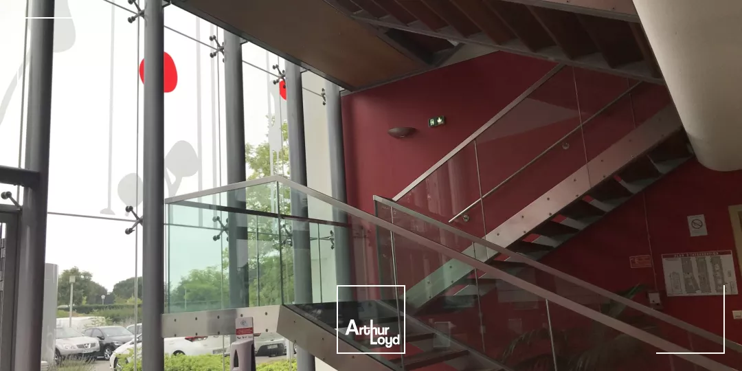 LOCATION DE BUREAUX SAINT-HERBLAIN ZENITH 1601 M2 AVEC PARKINGS