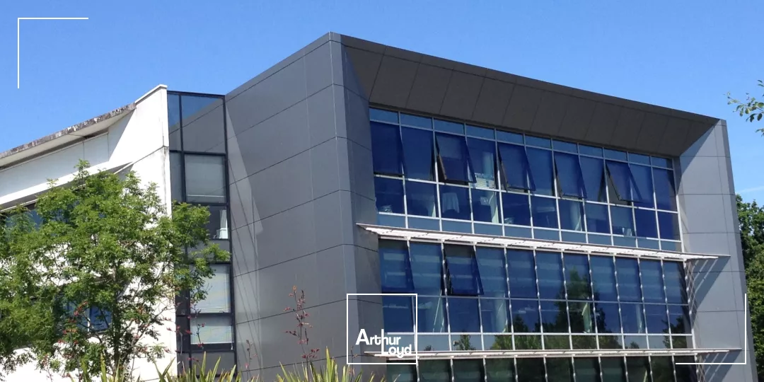 LOCATION DE BUREAUX SAINT-HERBLAIN ZENITH 1601 M2 AVEC PARKINGS