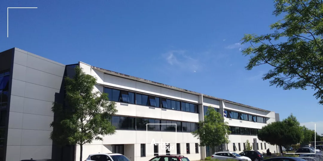 LOCATION DE BUREAUX SAINT-HERBLAIN ZENITH 1601 M2 AVEC PARKINGS