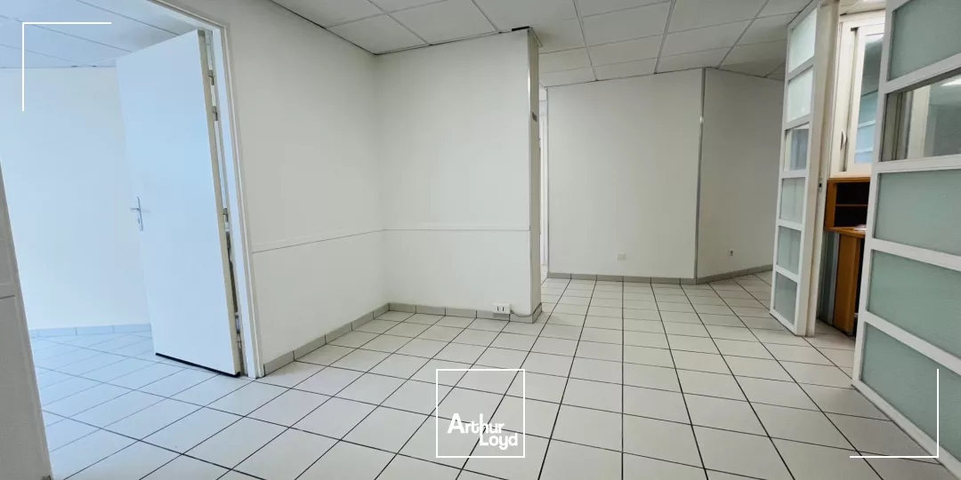A VENDRE BUREAUX 140M2 ST NAZAIRE CENTRE