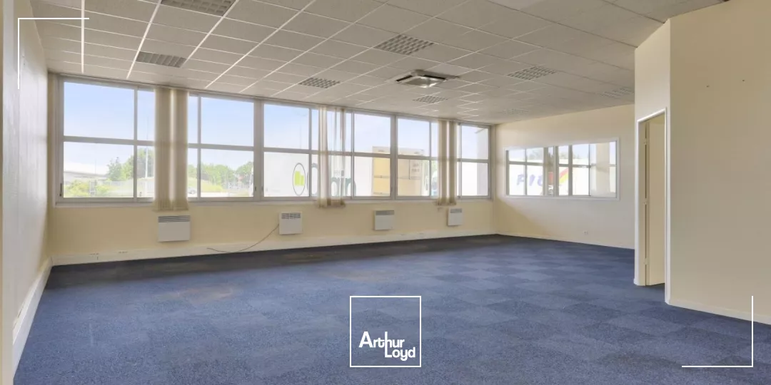 LOCATION - ENTREPOT - BUREAUX - AEROPORT - SUD NANTES