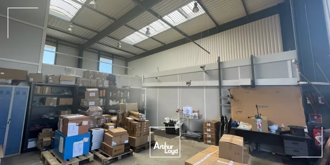 A LOUER - STOCKAGE - 400 M2 - ST NAZAIRE