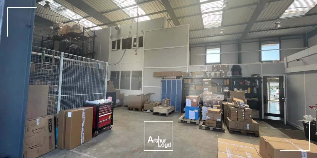 A LOUER - STOCKAGE - 400 M2 - ST NAZAIRE