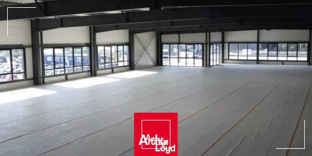 LOCAUX D'ACTIVITE - SHOWROOM A LOUER - VILLEFRANCHE SUR SAONE