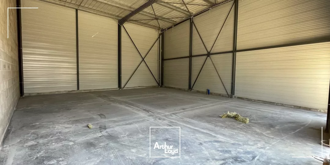 Cellules artisanales neuves à vendre à Bassens