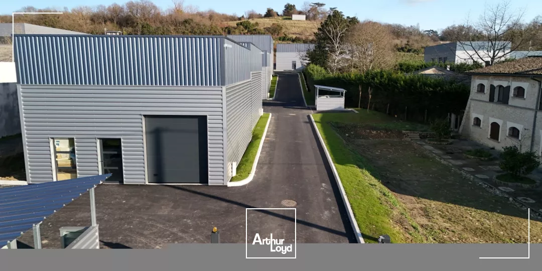 Cellules artisanales neuves à vendre à Bassens