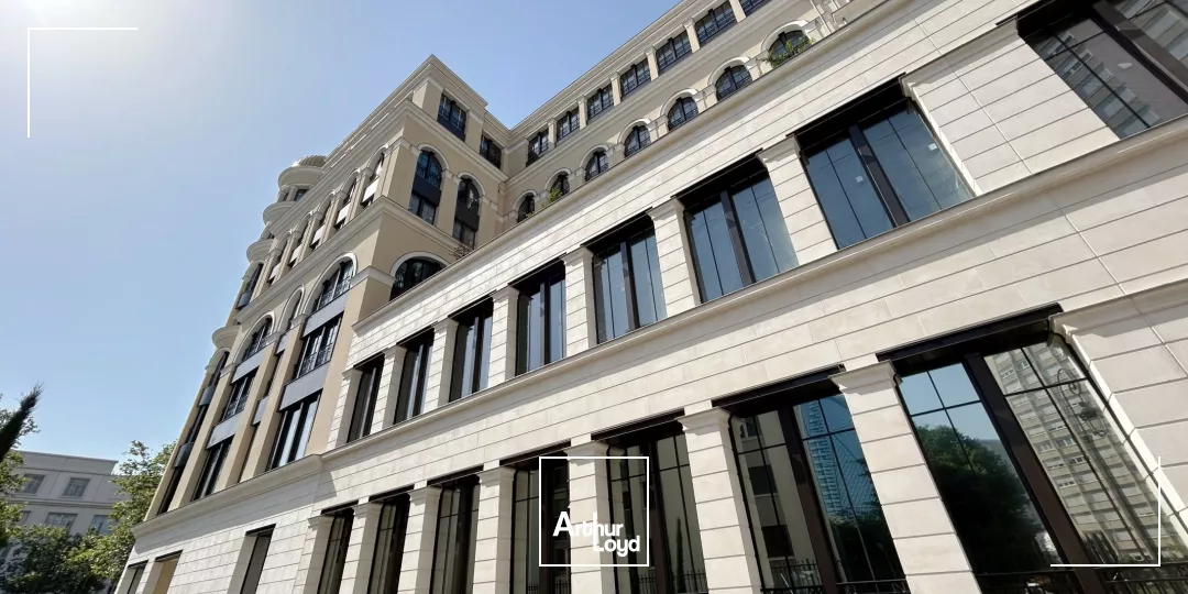 Bureaux hauts de gamme à acquérir dans un immeuble Art-Déco proche de la gare de Puteaux