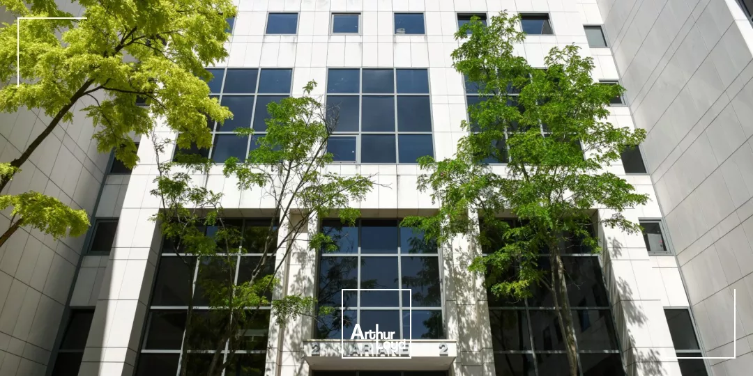 Immeuble de bureaux rénovés à louer - Quartier d'affaires de Rueil Malmaison - Services et parkings inclus - RER A