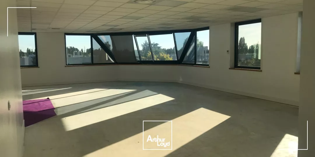 A louer bureaux rénovés et climatisés au sein d'un programme qualitatif 