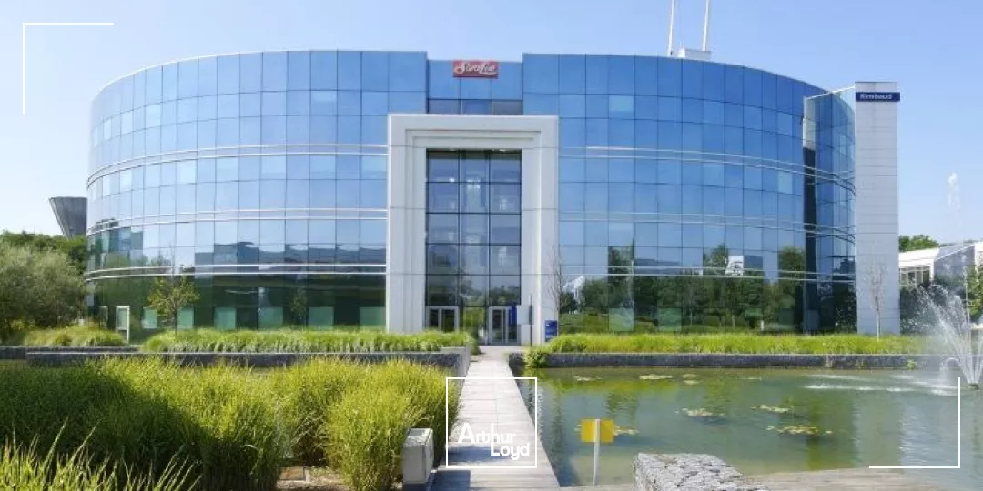 UN DES PLUS BEAUX IMMEUBLES DU PARC