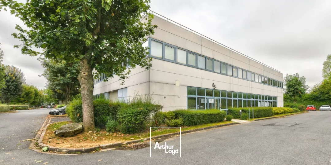 Locaux d'activité rénovés à louer - 212 m² & 394 m² - Paris Nord 2 Roissy CDG