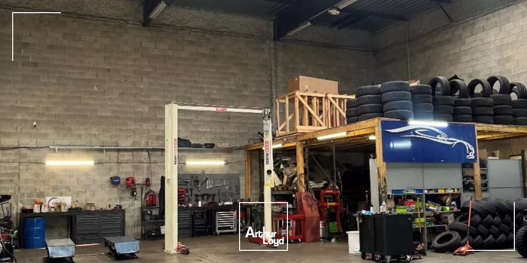 LOCAUX D'ACTIVITES - ZA TRAPPES ELANCOURT