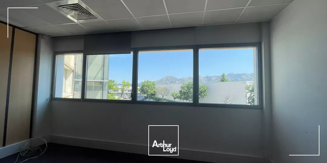 Bureaux avec parkings à louer - Les Paluds - Aubagne