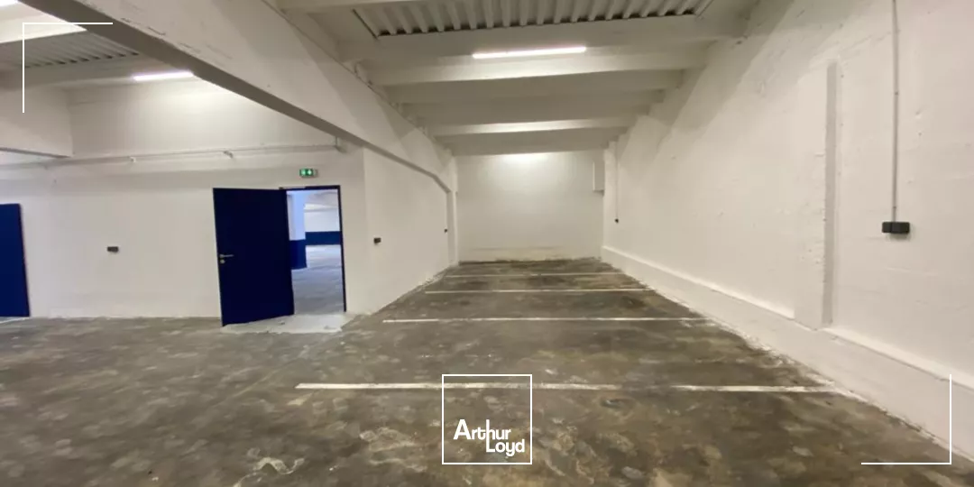 EMPLACEMENT RARISSIME ET EXCEPTIONNEL - LOCAL LOGISTIQUE URBAINE / COMMERCIAL - VIEUX-PORT - 13007 MARSEILLE