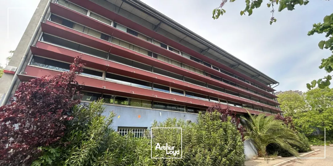 Bureaux à louer avec parking clos et sécurisé - ZFU - 13016 Marseille