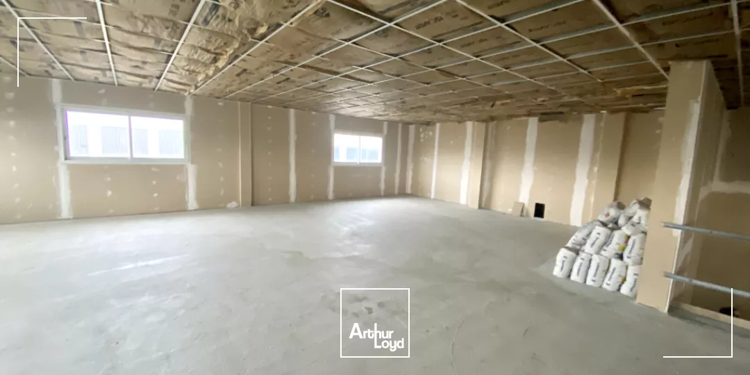 Bureaux Locaux d'activité ESTILLAC 417 m2