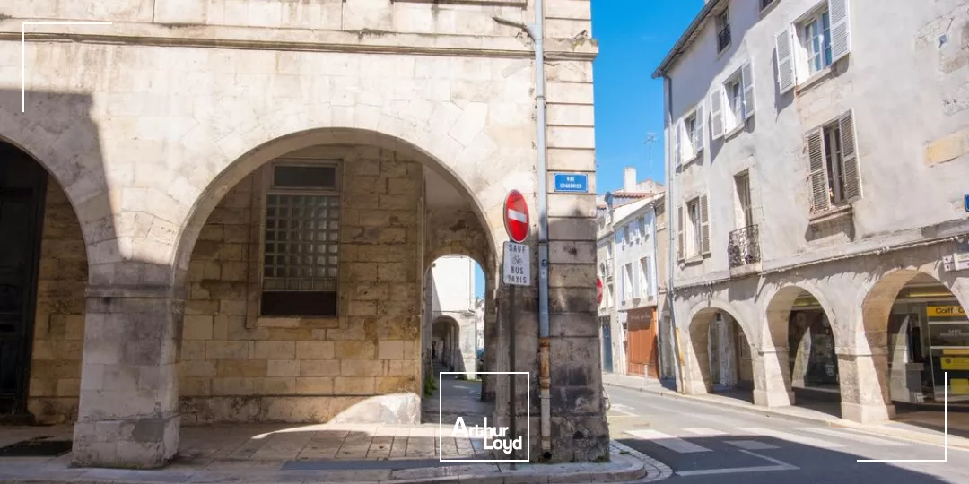 A Vendre, local commercial vide 72.7m² centre-ville de La Rochelle