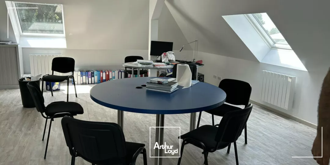 BUREAUX à LOUER de 218 m²