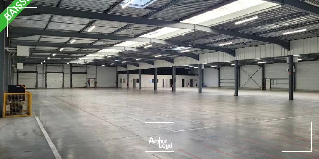 LOCATION BATIMENT 2700m² // 3 quais LE MANS SUD
