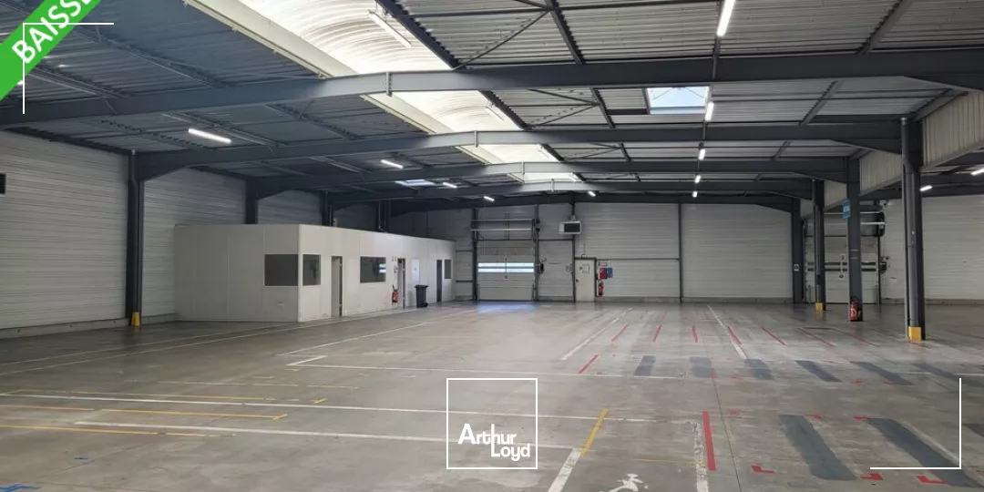 LOCATION BATIMENT 2700m² // 3 quais LE MANS SUD