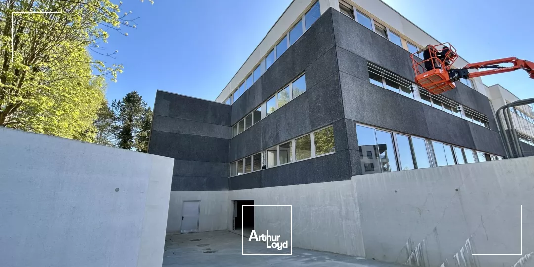 Bureaux à vendre à MONT SAINT AIGNAN 76130