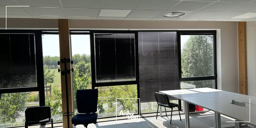 Bureaux à louer à Villeneuve-d'Ascq - Bâtiment indépendant avec parkings et terrasses