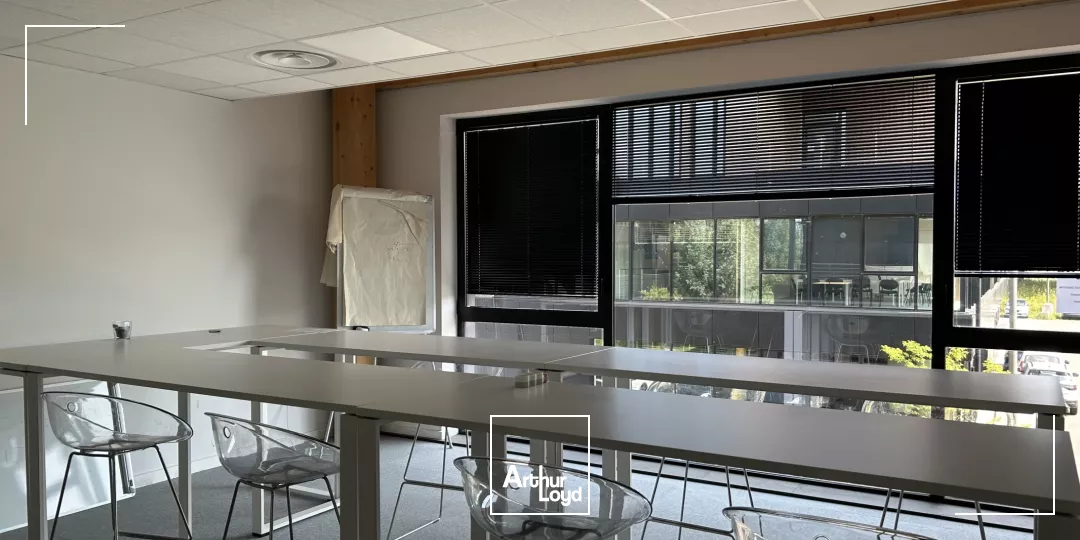 Bureaux à louer à Villeneuve-d'Ascq - Bâtiment indépendant avec parkings et terrasses